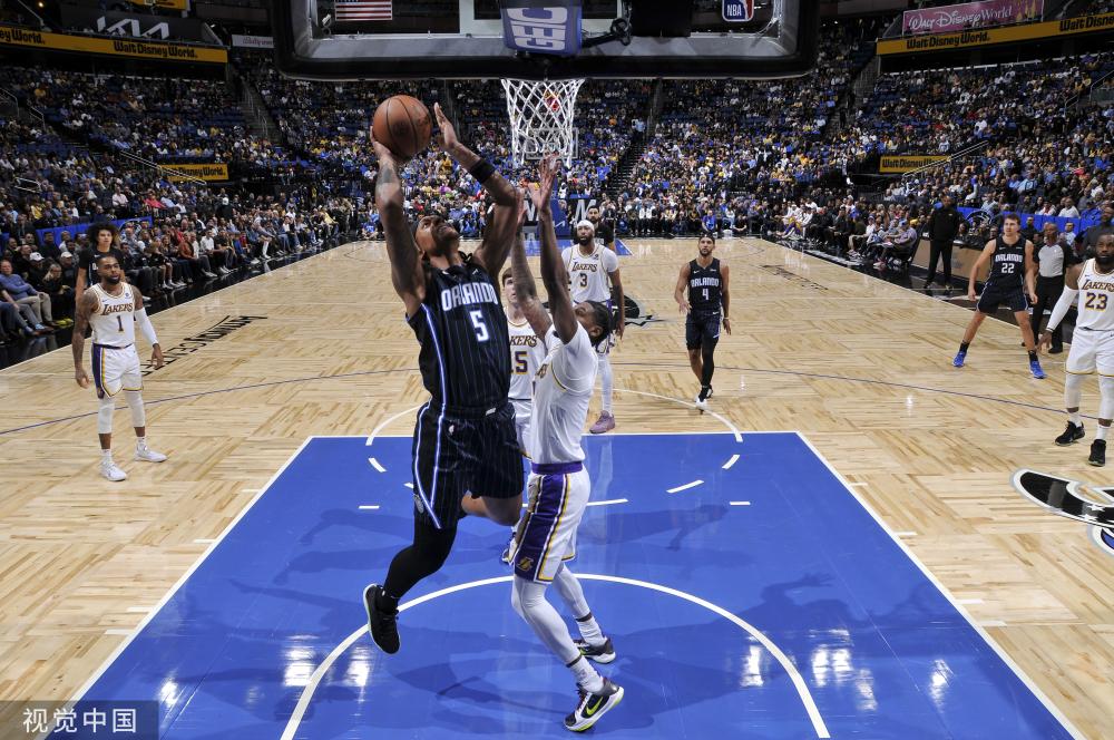 一个令人震 一个令人震